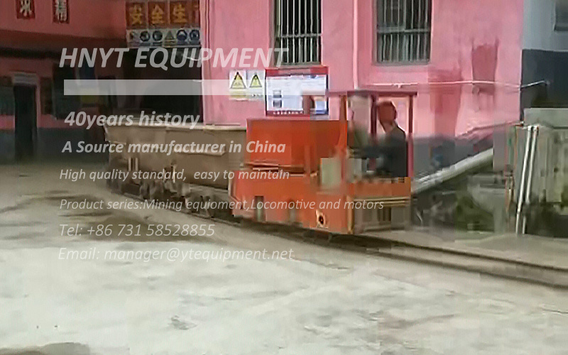 Site video of 2.5 ton battery locomotive.jpg