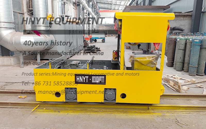 export of 2.5 ton battery locomotive and rock loader 1.jpg